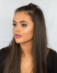 Elisha Mink's Instagram, Twitter & Facebook