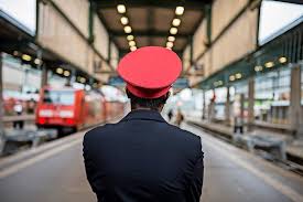 Anders als die evg kann die gdl derzeit nicht zu streiks aufrufen, sie hat mit der bahn eine schlichtungsvereinbarung geschlossen. Bahnstreik 2018 Das Mussen Bahnfahrer Jetzt Wissen