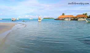 Facing the lagoon, the resort offers a comfortable shelter for a variety of travelers, whether they are leisure or business travelers or couples/honeymooners. Holiday Inn Maldives Review