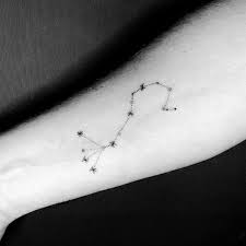 Hattest du beispielsweise gestern geburtstag, bist du vom sternzeichen schütze, hast du aber heute geburtstag, bist du schon steinbock. Tattoo Sternzeichen Skorpion Fineline Sterne Tattoos Tattoo Sterne Tattoo Sternzeichen