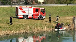Scomparso 21enne mattia fogarin nel padovano di cui non si hanno notizie dalla notte tra lunedì e martedì. Proseguono Lungo Il Piovego Le Ricerche Di Mattia Fogarin Il 21enne Scomparso Lunedi