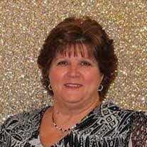 Lynn Gresham's Instagram, Twitter & Facebook