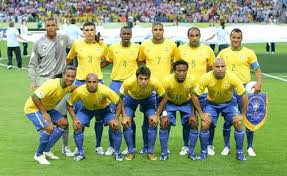 Ronaldinho cumple tres meses encerrado en paraguay y su caso está lejos de aclararse. A Team Of Legends Brazil 2002 World Football Soccer Football