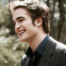 smile appreciation post for my man Robert Pattinson because his smile is  BEAUTIFUL and his best (my favorite) trait 💖