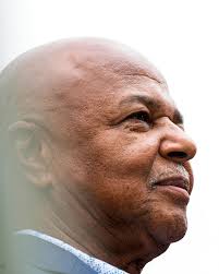 Iconic Cincinnati radio personality Lincoln Ware's name now graces a street  sign