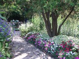 One Of The Many Hidden Gems Of Central Park The Shakespeare Garden Is A Lovely Spot To Stop And Smell The Roses Due To Its Central Park Garden Garden Borders
