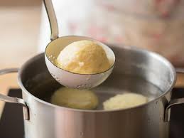 Kartoffelklosse Grundrezept So Gelingen Die Ballchen Perfekt Rezept Klosse Rezept Kartoffelklosse Kartoffelklosse Rezept