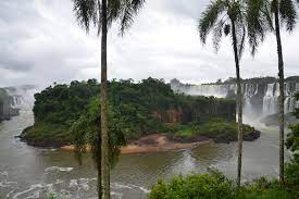 Reisende nach argentinien, brasilien und paraguay sollten sich unbedingt über das risiko an gelbfieber zu erkranken informieren und gegebenenfalls vorsorglich impfen lassen, empfiehlt das crm centrum für reisemedizin, düsseldorf. Die Iguazu Wasserfalle Im Dreilandereck Von Argentinien Brasilien Und Paraguay