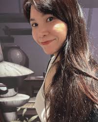 Andrea Lin ♾書婷| 最近01姐弟很喜歡的歌🎶 歌曲也常在腦海徘徊為了歌配照片🖤 因為羅羚會刷我IG 她就可以聽到了👧🏻  #andrea婷#蔡健雅#紅色高跟鞋