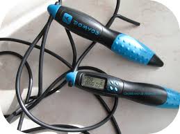 Para favorecer la práctica, la marca oxelo te ofrece una gama de patinetes adaptada tanto a niños como adultos. Sport La Corde A Sauter Domyos Confidences De Mamsellecat