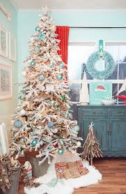 Blue and silver christmas ornaments sparkle like the sea and the blue summer sky. Christmas Tree Decoration Ideas That Aren T Boring Simplemost