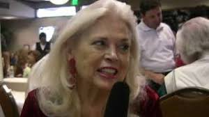 Sandra Giles "Hollywood Exclusive" Interview