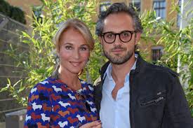 Auf einem schottischen schloss gaben sich caroline beil und philipp sattler anfang september das jawort. Caroline Beil Ehemann Philipp Zeigt Ihr Brautkleid Auf Instagram Gala De