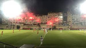 Son stat projeleri açıklandığında ismi olmadığını gören yönetim ve taraftarlar, her hafta karagümrük stadı'nı istiyor. Uzivatel Trt Spor Na Twitteru Fatih Karagumruk Taraftarlari Vefa Stadi Nin Cevresindeki Evler Ve Catilardan Takimlarini Destekliyor