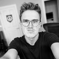26 carrie also joined as a part of the cast of the christmasaurus live , a live production of tom's debut children's novel of the same name. Tom Fletcher On Twitter Dad 3 Kids Bedtime Routine Https T Co Oeq9j39bge