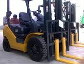 Image result for Cẩn tuyển lái xe nâng nữ đến 35 tuổi HĐ 1 năm lương hấp dẫn