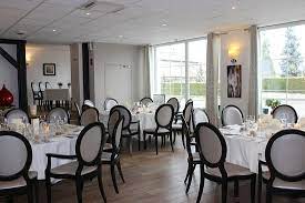 la salle principale du restaurant photo de autour de la table huningue tripadvisor