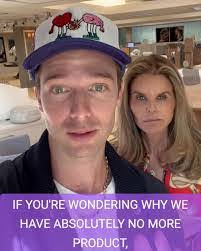 Cindy Menefee's Instagram, Twitter & Facebook