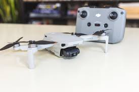 Bring dji mini 2 for a unique perspective, and make the most of your travels. Dji S Pint Sized Mavic Mini Gets Camera And Connection Upgrades Techcrunch