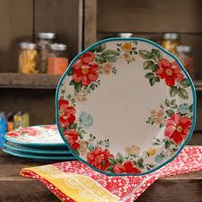 I'm a wife, mother, and devoted home cook. You Re Going To Want Every Piece From Ree Drummond S Super Affordable Spring Collection 23 New Pioneer Woman Pieces We Re Dying To Get Our Hands On