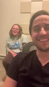 My vocal student Izzy making some serious breakthroughs today connecting  registers! Awesome job! 👏 🎤