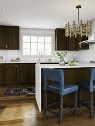 Dark Wood Kitchen With Accent Chairs Interior Design Kitchen Kitchen Design Decor Kitchen Room Design