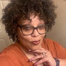 I met Angie while managing MEELAH (702) and they both were filming R&B  Divas ATL. We clicked instantly. I love her daughter (Diamond) as well  🙏🏾. I would to talk to Angie