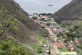 Helene's island and round island. Construction D Un Aeroport Sur L Ile Britannique De Sainte Helene La Presse