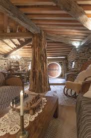 Sallon Hobbit Maison De Hobbit Maison Ronde Maisons Souterraines