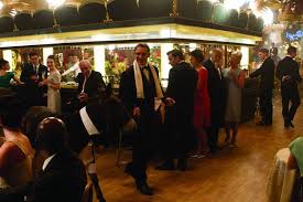 Legenda 2015 magyar krimi életrajzi videa ~ az legenda 2015 magyar című videót filmes univerzum nevű felhasználó töltötte fel az filmanimáció kategóriába eddig 59740 alkalommal nézték meg. Legenda Film 2015 Kritikak Videok Szereplok Mafab Hu