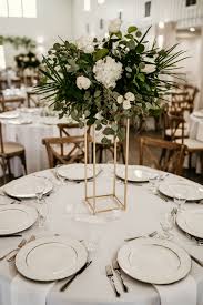 Simple Elegant Wedding Reception Table Decor In 2020 Wedding Reception Table Decorations Wedding Reception Decorations Simple Wedding Reception Tables