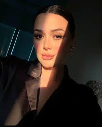 Amanda Balderas's Instagram, Twitter & Facebook