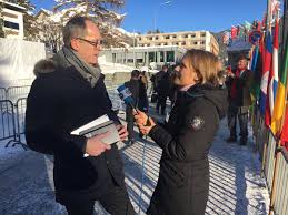 Einer guten moderation sollte man möglichst wenig anmerken, dass es eine ist, sagt katja losch. Katja Losch On Twitter Kloeckner Corp Is A Giant German Steel Distributor With A Giant Ceo Too And I Even Wear Heels Wef17 Dw Business Https T Co Aptgnsxcwg