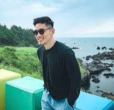 Foto.orang.paling ganteng tampan.di.bandung home facebook / profil dan biodata arya saloka si ganteng kalem aldebaran di sinetron ikatan cinta rcti berita kbb / prestasinya di dunia film dan didukung dengan wajahnya yang. 7 Selebgram Pria Yang Gayanya Bikin Klepek Klepek Nomor Berapa Nih Favorit Kamu Ctreemagz