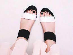 In reality, some shoes are made to fit snug in the store but loosen with wear or the help of a few tools. Shoes Too Tight 7 Ways To Stretch Your Shoes When To Do More