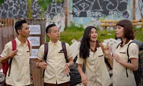 Perfilman indonesia kembali memproduksi film yang akan dirilis pada tahun 2018. 10 Film Remaja Indonesia Terpopuler Dan Paling Berkesan