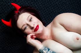 Valerie Vaccari independent private escort - Scarlet Blue