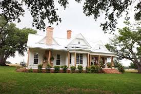 Magnolia Inspiration For Life And Home Chip Joanna Gaines Fixer Upper Farmhouse Joanna Gaines Farmhouse Joanna Gaines House