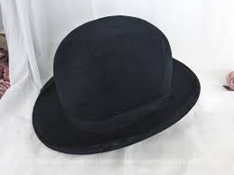 Vendu Ancien Chapeau Melon A Berteil Le Grenier De Lisette Chapeaux Melon Chapeau Feutre Noir