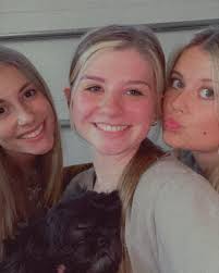 My favorite season🤩🍂 • • • Last pic, best pic