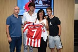 • joao felix is still an aspiring footballer. Joao Felix Torna Se Um Verdadeiro Colchonero Ao Lado Da Familia A Ferver Vidas