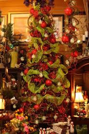 The traditional colors of christmas and what they mean and represent in the customs of christmas. Lwhite Tree With Ime Green And Red Ornaments Red Lime Green Christmas Idea Tree Christmas T Cool Christmas Trees Red Christmas Tree Christmas Decorations