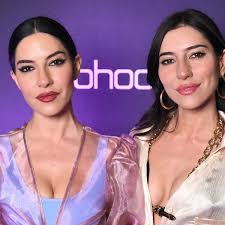 Si te gusta escuchar musica de the veronicas online, musica de the veronicas 2021. The Veronicas Hit Back After Being Kicked Off Qantas Plane Over Bag Dispute Pop And Rock The Guardian
