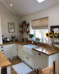 Sunflowers Still Going Strong Kitchen Kitchens Kitcheninspoweek Kitchenideas Kitcheninspo Kitche Kitchen Remodel Small Home Kitchens Kitchen Remodel