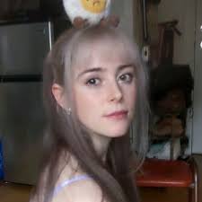 Sarah Bridgewater's Instagram, Twitter & Facebook