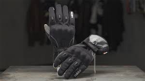 Make 1/8 inch seams on outside of glove. How To Size And Buy Motorcycle Gloves Revzilla