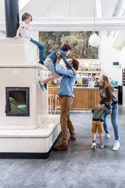 Edouard Daehn Et Sophie Ferdinand 10 Joseph 8 Augustin 4 Ans The Socialite Family Style Metro Petite Maison De Famille Bon Debarras