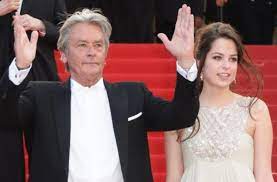 He rose quickly to stardom, and by the age of 23 was already being compared to french actors such as gérard philipe and jean. Alain Delon Ein Schwerenoter Wird 75 Panorama Schwarzwalder Bote