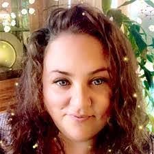 Tessa Landis's Instagram, Twitter & Facebook