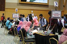 Uthm adalah sebuah universiti awam yang terletak di selatan tanah air iaitu di parit raja, batu pahat, johor. Diploma Kejuruteraan Awam Uthm